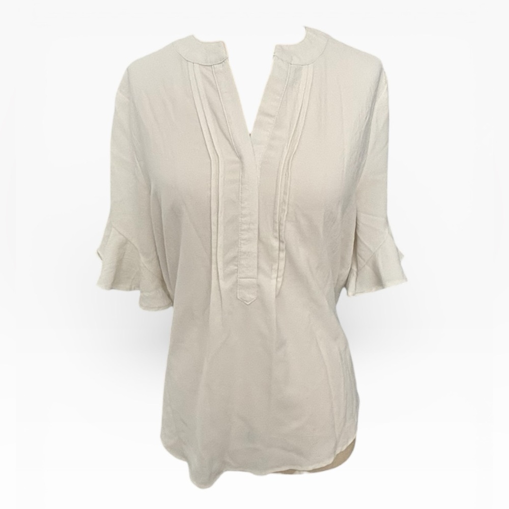 Cream V Neck Lightweight Ruffle  Shortsleeve Casual‎ Women's Top Size M
